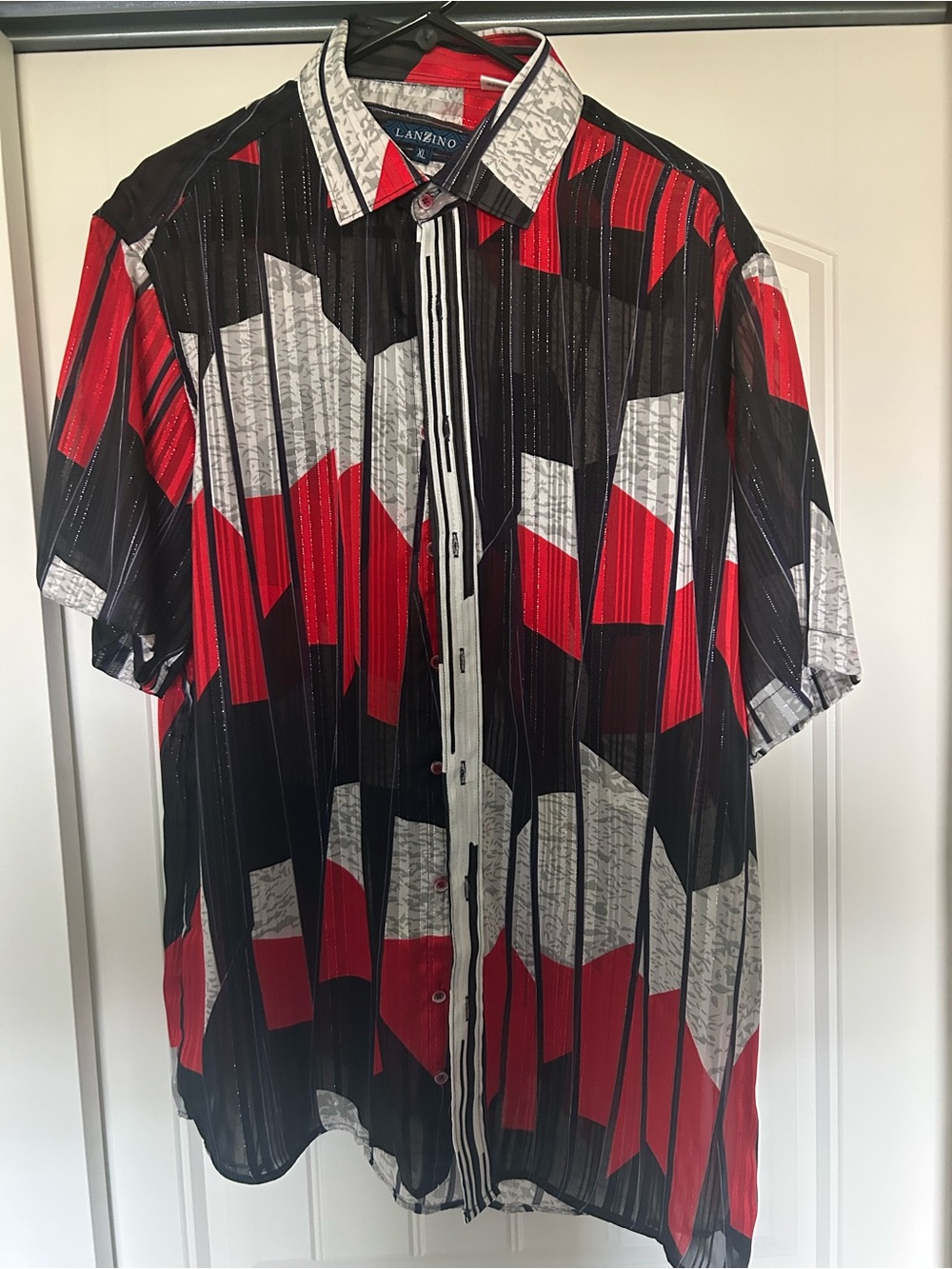 Men’s Red & Black Geo Print Short Sleeve Button-Down Shirt